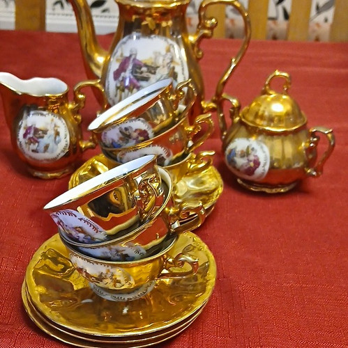 Vintage millson gold porcelain - gold,