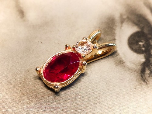 Tiny gold faux red - &, with