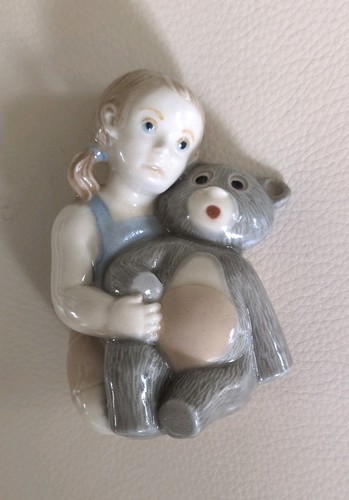 Vintage porcelain girl hugging - vintage,