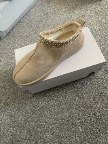UGGS
