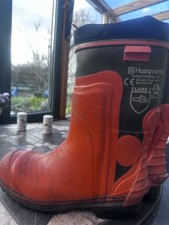 Husqvarna Boots Size 7.5 Class