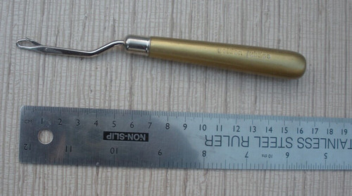 Rug hook latch type - for, using