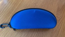 BLUE SUNGLASSES CASE WHICH CAN