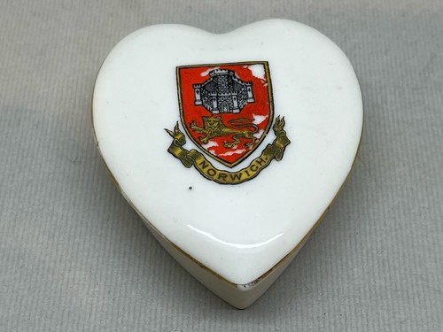 Swan crested china heart - swan,
