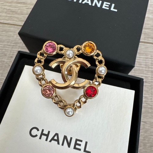 Chanel heart brooch unused - chanel, cc