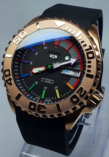 Unworn skx007 rainbow - unworn, divers
