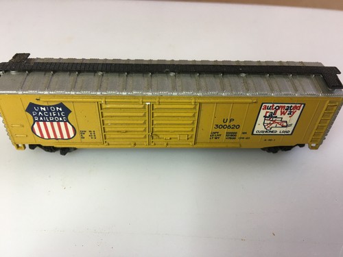 Union pacific double door box - double,