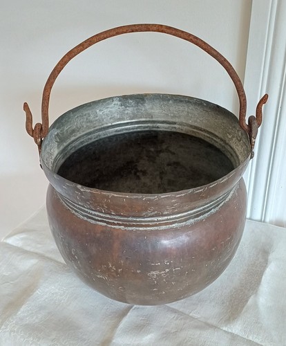 Large middle eastern copper - middle,