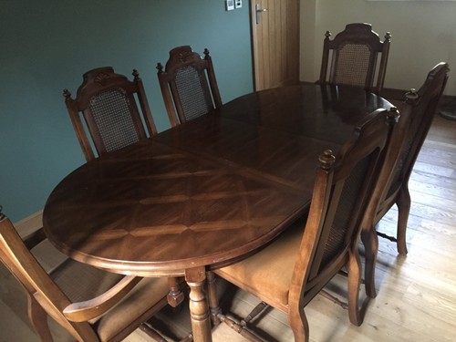 Extendable dining table - , and