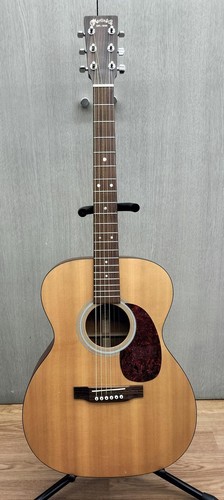 Martin acoustic guitar - acoustic,