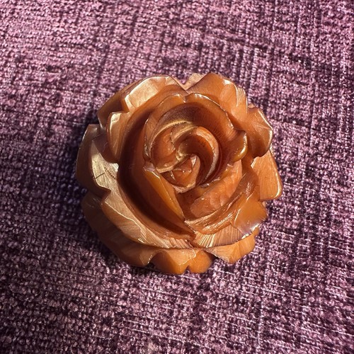 Vintage carved rose brooch - carved,