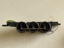 HORNBY CHINA OO GAUGE -LNER / BR A4 NON-MOTORISED CHASSIS & WHEEL SET