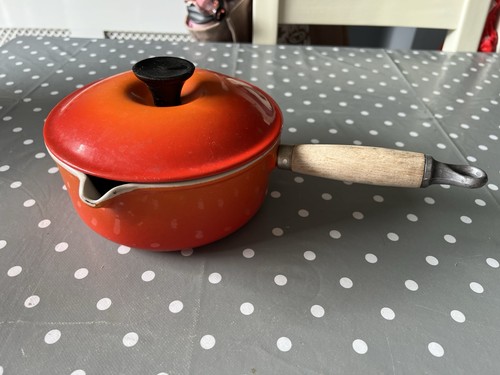 Creuset cast iron pan - le,