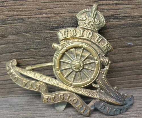 Ubique army cap badge - ubique,