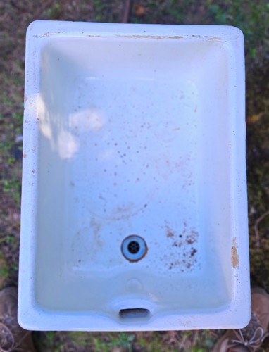 White ceramic belfast sink - belfast,