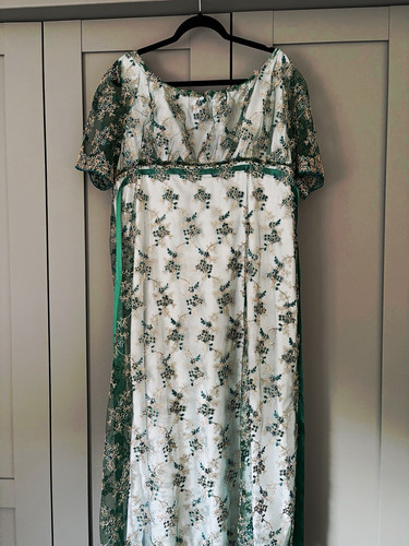 Women size 14 - 12-14, regency