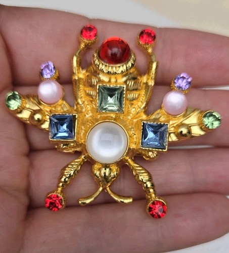 Vintage 80s style bee brooch - bee,
