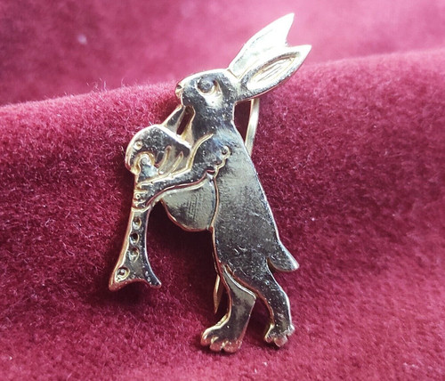 Medieval badge rabbit bagpip - rabbit,