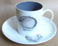 WEDGWOOD SUSIE COOPER BLACK FRUIT COFFEE / DEMITASSE CUP AND SAUCER (12213)