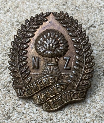 Cap badge new - cap, zealand