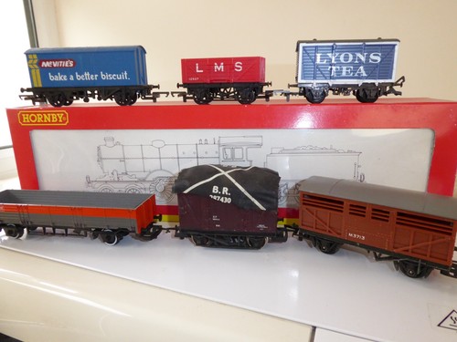 Hornby wagons guage - wagons,