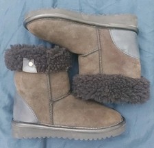 Celtic&Co Brown Fur Lined Sheepskin Boots Women's Size 4