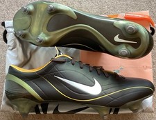 NEW (WITH DEFECTS) NIKE