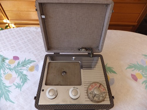 Vintage portable valve radio - portable,