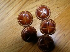 5 x round "leather" effect