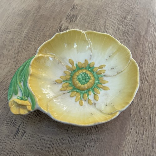 Carlton ware buttercup trinket - buttercup,