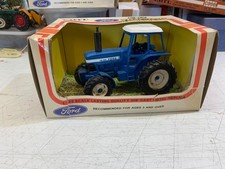 BRITAINS.ERTL.1:32.FARM. FORD