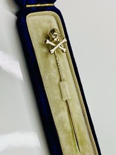 Fine 9ct Gold Enamel, Skull