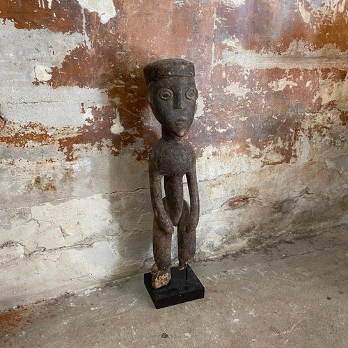 African statue dan - dan, in