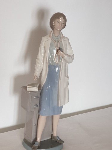 Rare nao lladro - by, female