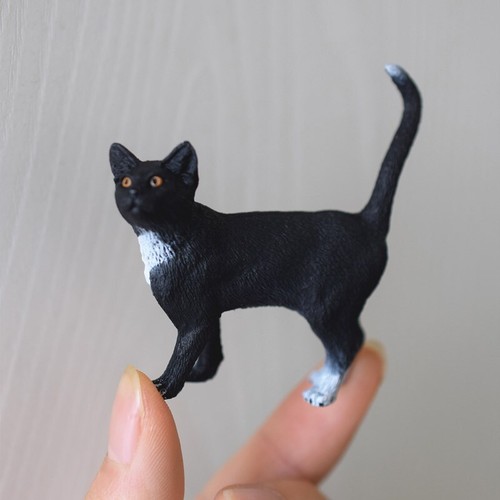 Scale dolls house - dolls,