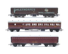 DAPOL/ LIMA 'OO' GAUGE RAKE OF 3 ASSORTED SUBURBAN COACH & SYPHON WAGONS