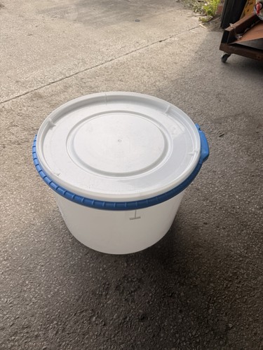 Plastic tub with - tub, 72