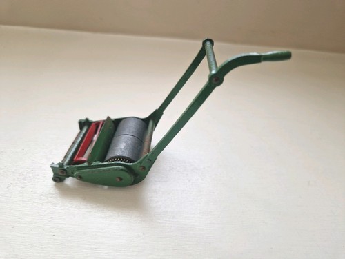 Dinky toys 751 lawn - dinky,