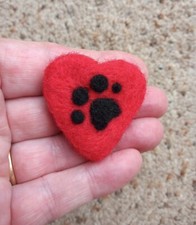 Paw print heart - , needle