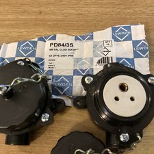 Lewden 5 amp Metal Clad 3-Pin