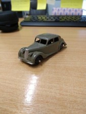 DINKY TOYS RILEY SALOON. VERY