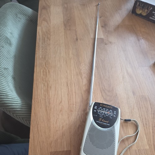 Roberts band portable radio - roberts,