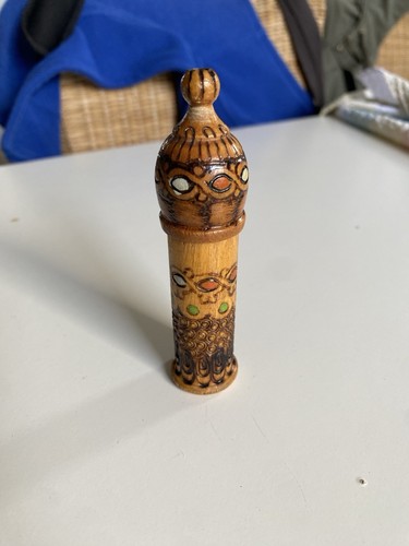 Vintage wooden needle resting - vintage,