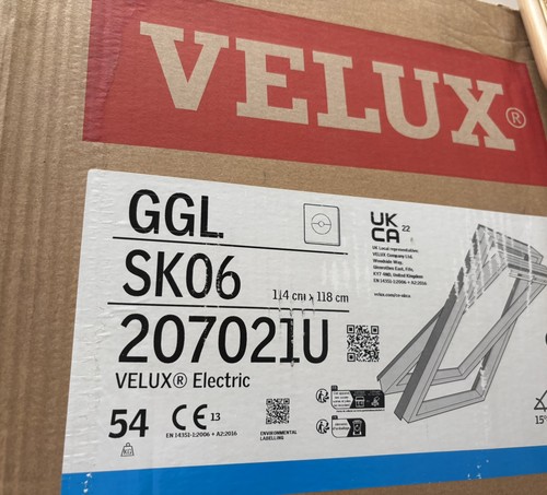 Velux electric centre pivot - centre,