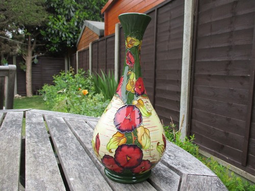 Moorcroft floral pattern - ,