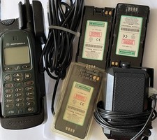 Dolphin Motorola D700 TETRA Radio - Green Handheld Walkie Talkie - Working.
