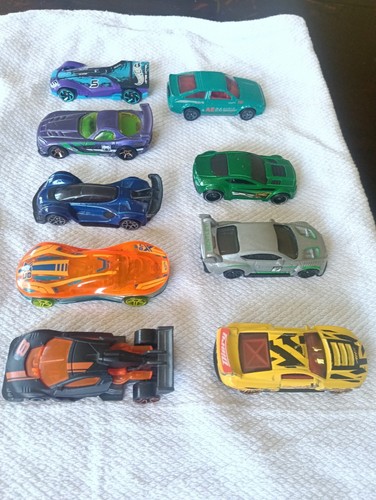 Bundle hot wheels toy - of, 9