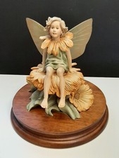 Lovely Border Fine Arts