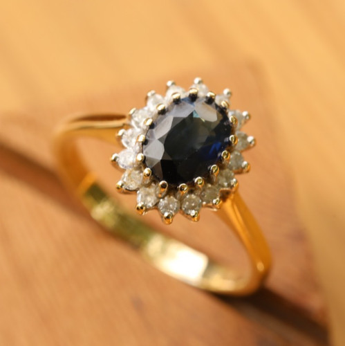 9ct solid yellow gold ring - solid,