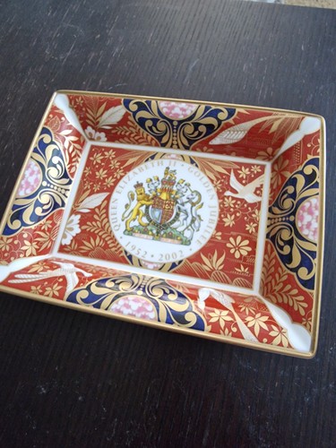 Royal worcester queen - royal,